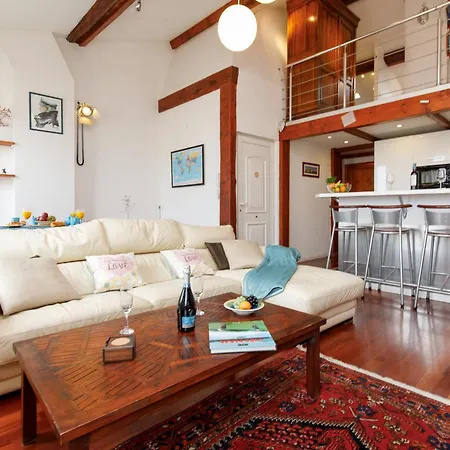 Coup De Coeur Yourhosthelper Apartment